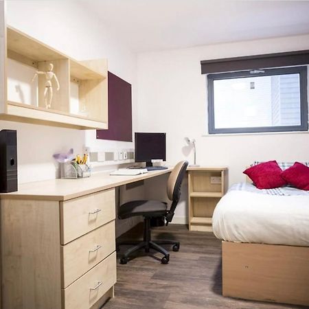 Small Double Ensuite Room Next To The City Centre Leeds  Luaran gambar