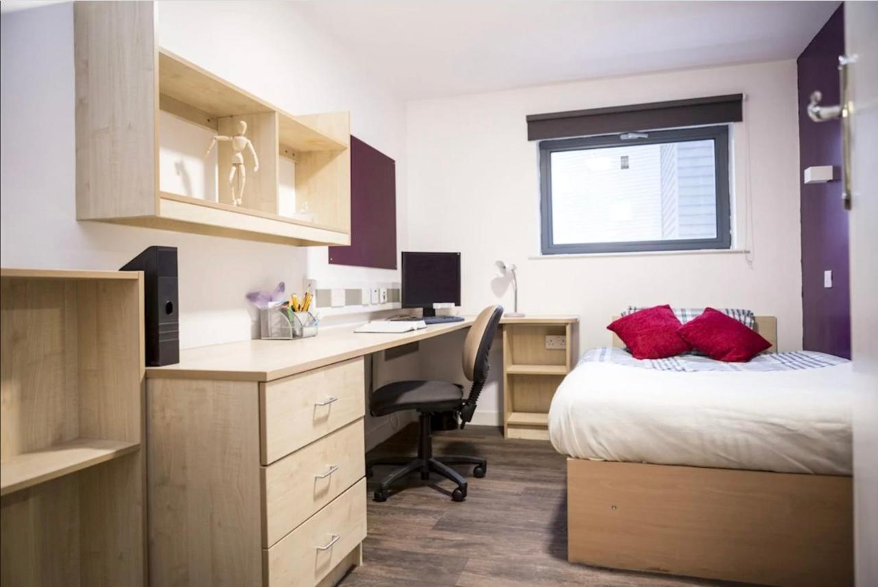 Small Double Ensuite Room Next To The City Centre Leeds  Luaran gambar